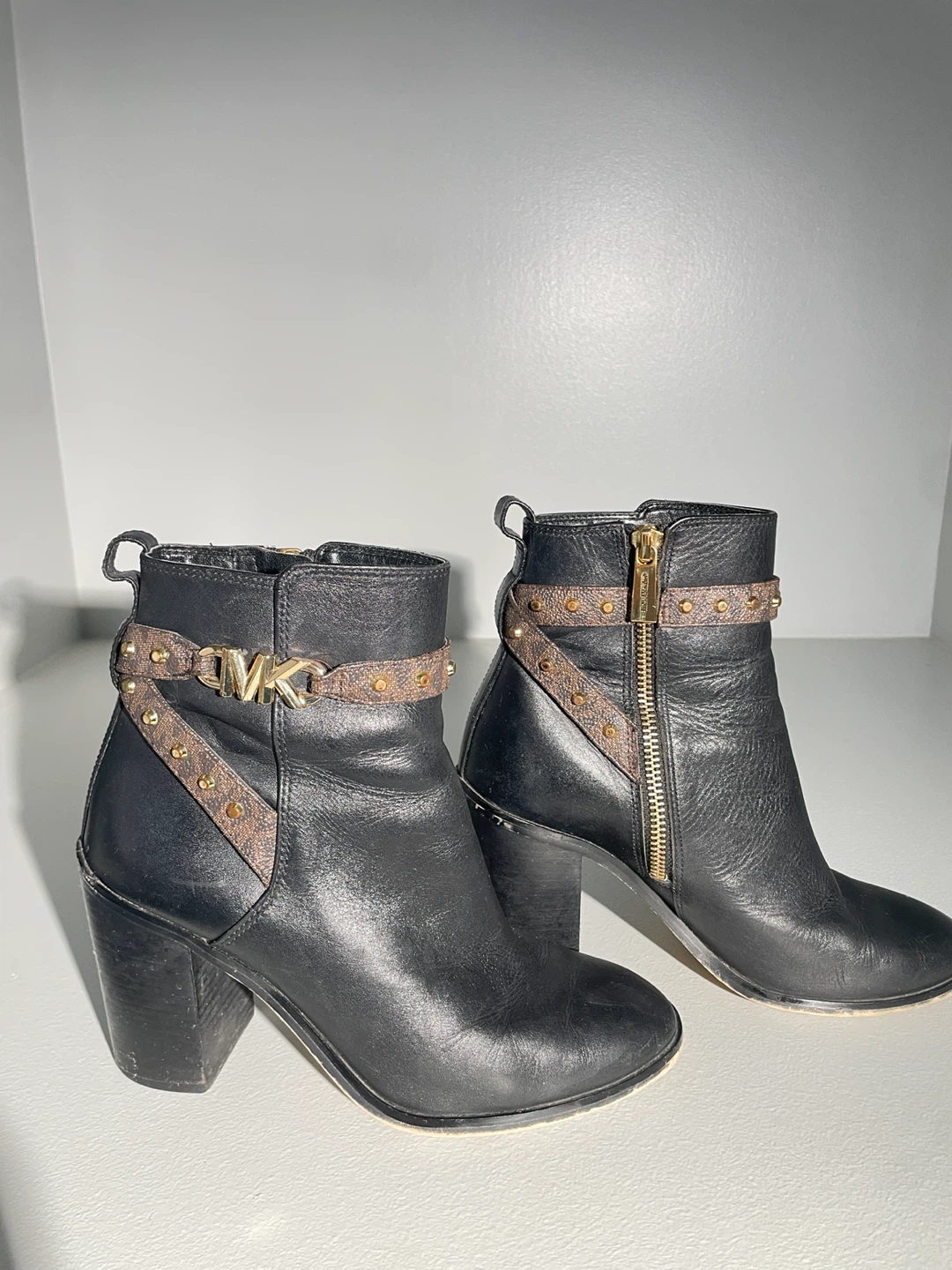 Michael Kors Black Leather Ankle Boots - photo 2