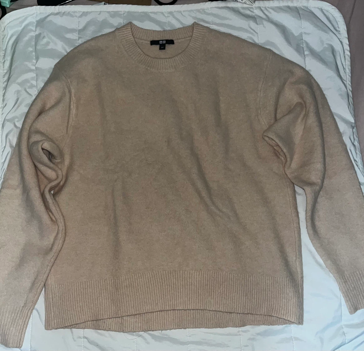 Uniqlo Beige Crew Neck Sweater - photo 2