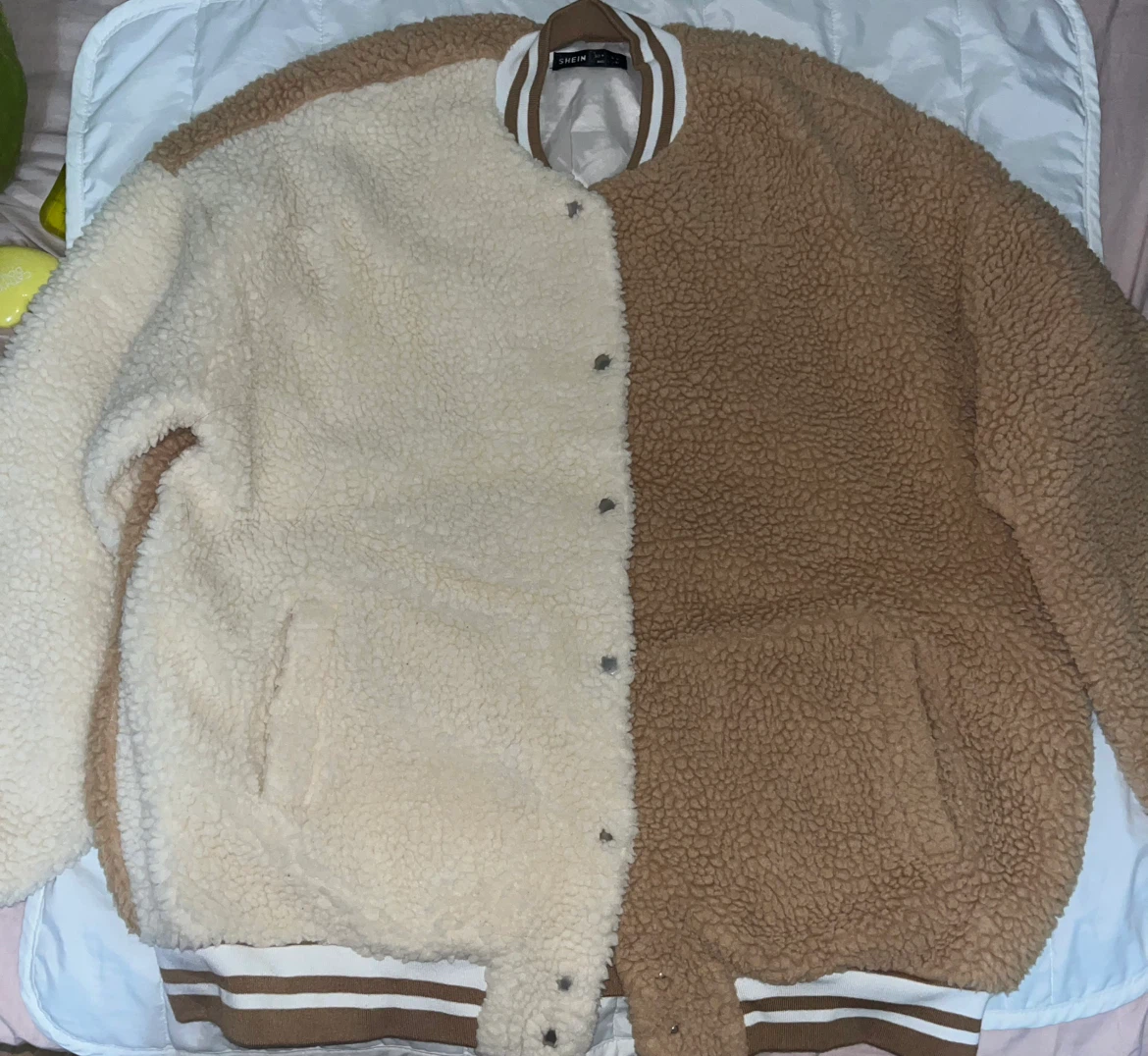 SHEIN Two-Tone Sherpa Varsity Jacket - photo 2