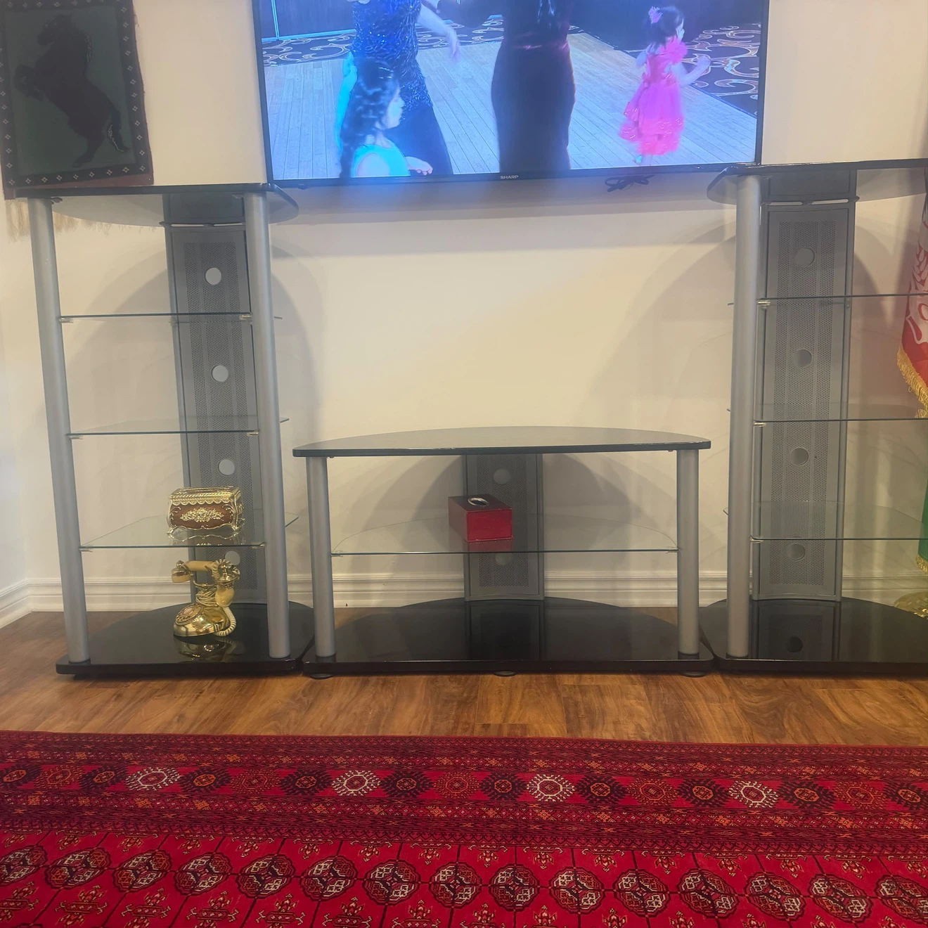 Set of Glass and Metal Media Towers - photo 4