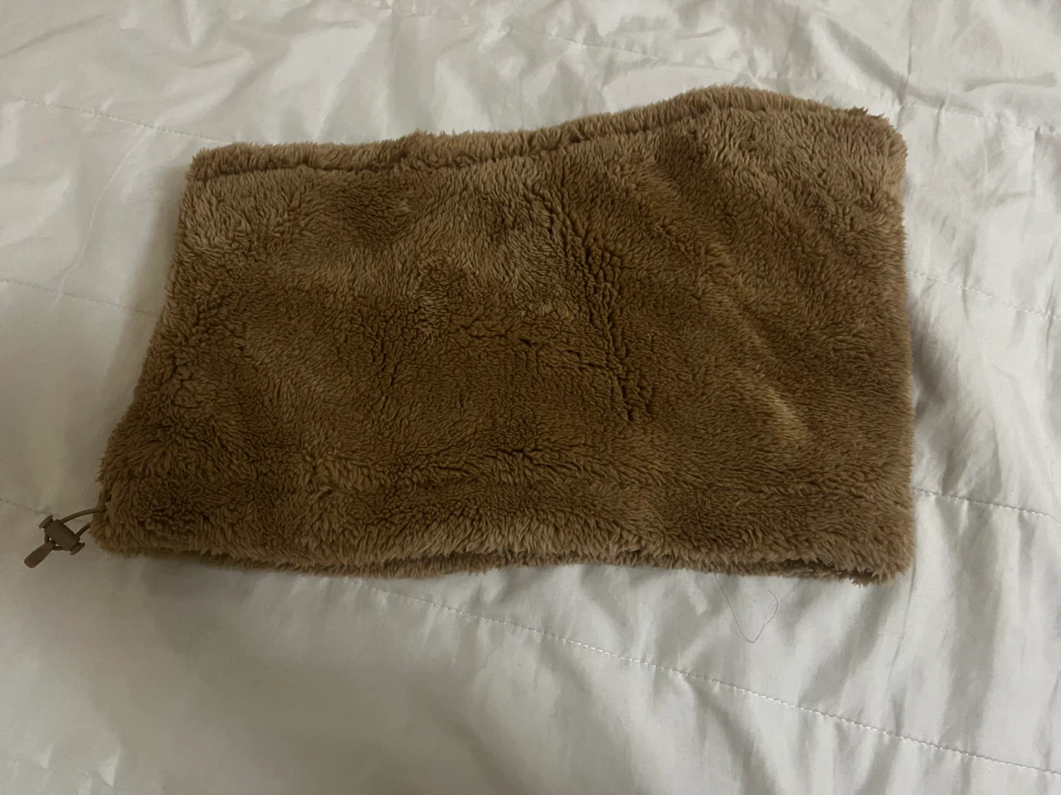 Uniqlo Faux Fur Neck Warmer
