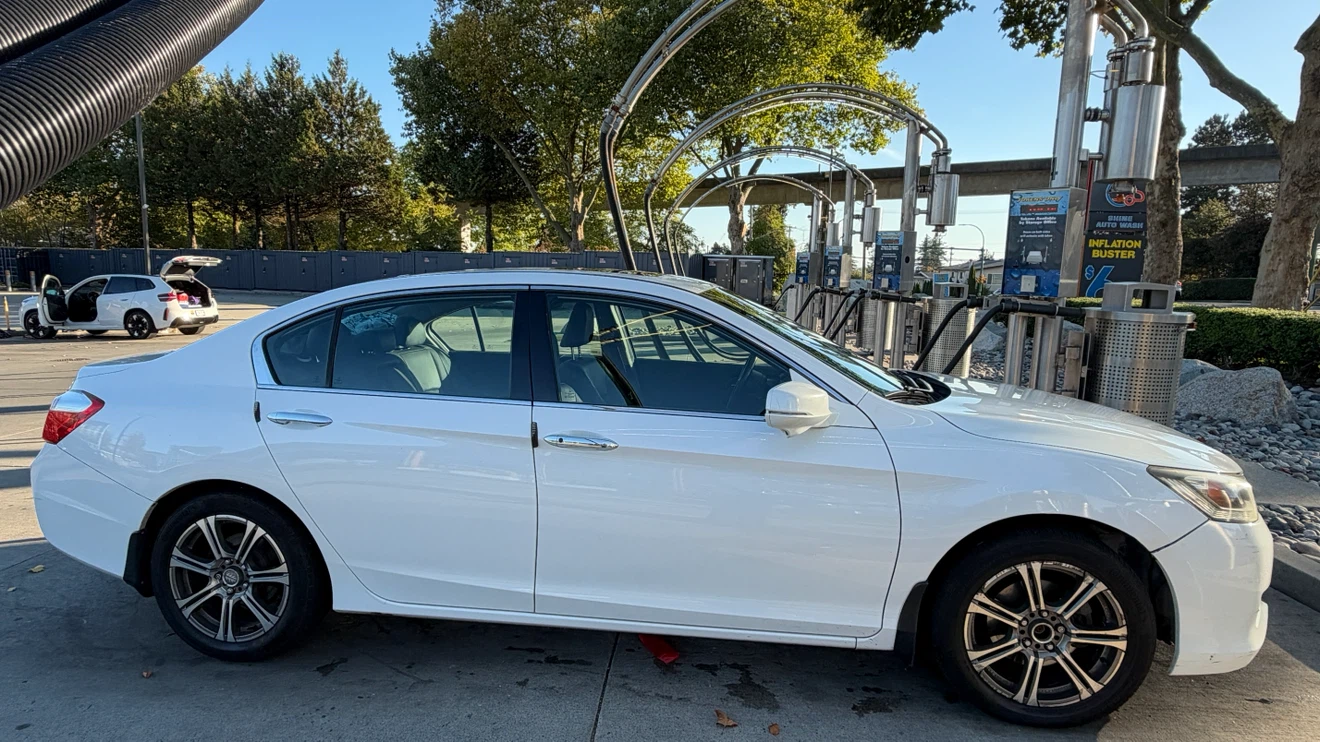 2013 Honda Accord EX-L V6 | Clean CARFAX | Fully Loaded - photo 2