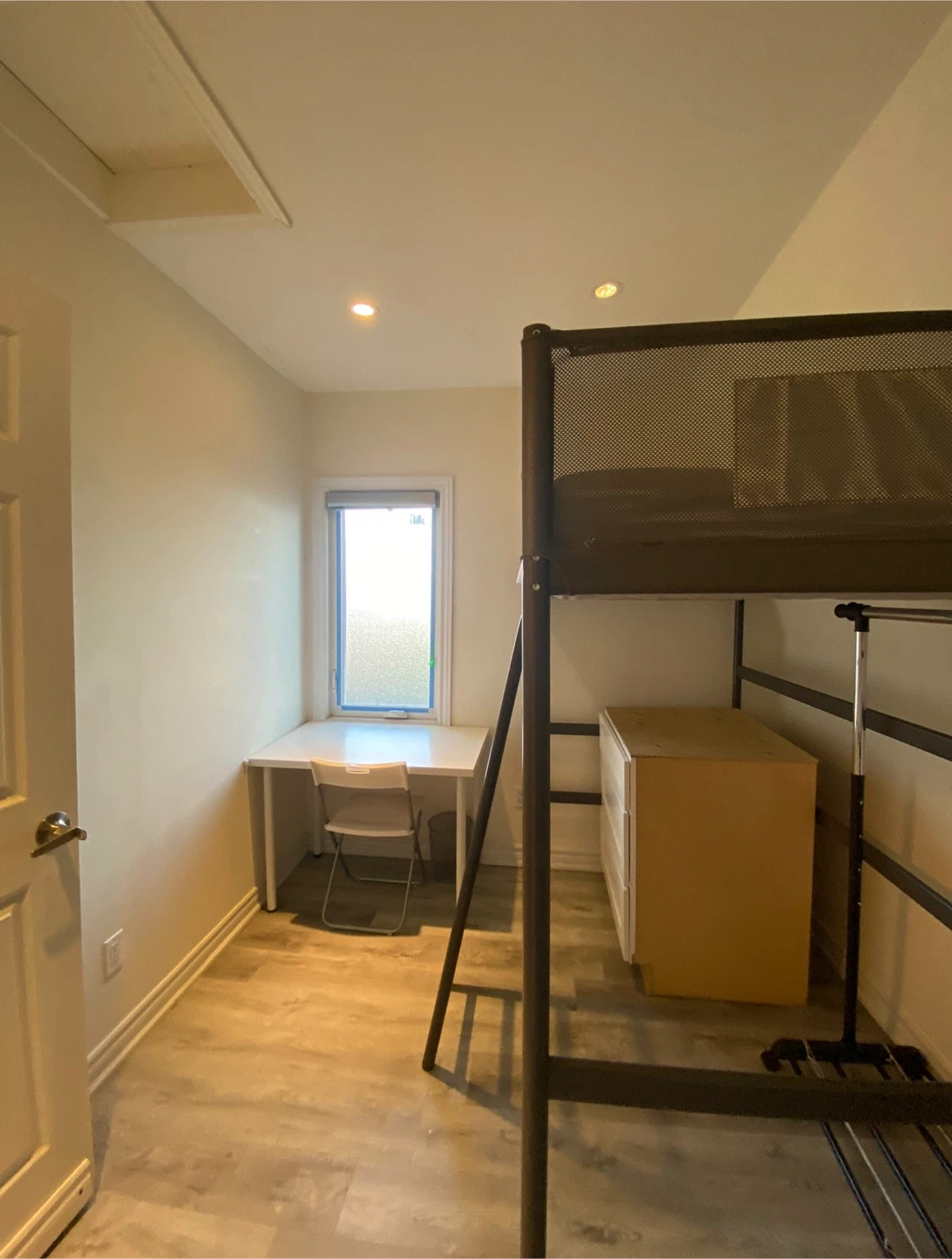 Single Room for rent (For women only)
