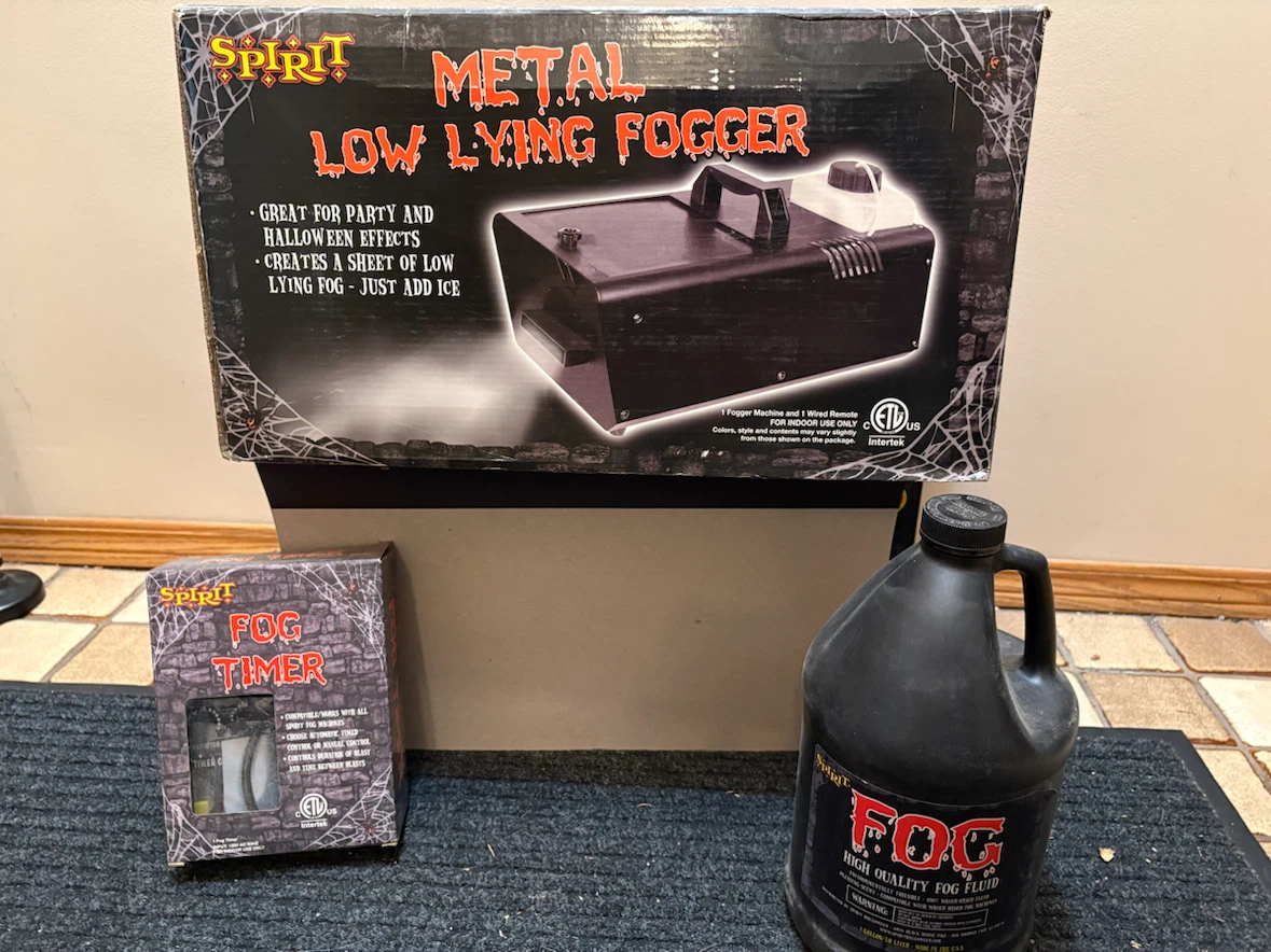 Halloween Metal Low Lying Fogger with Timer and Fluid