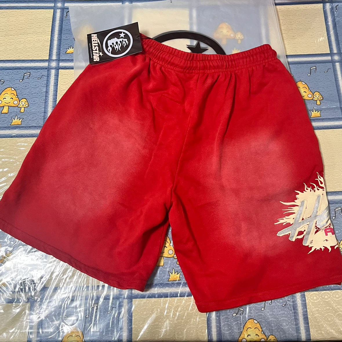 Hellstar Red Graphic Shorts - photo 3