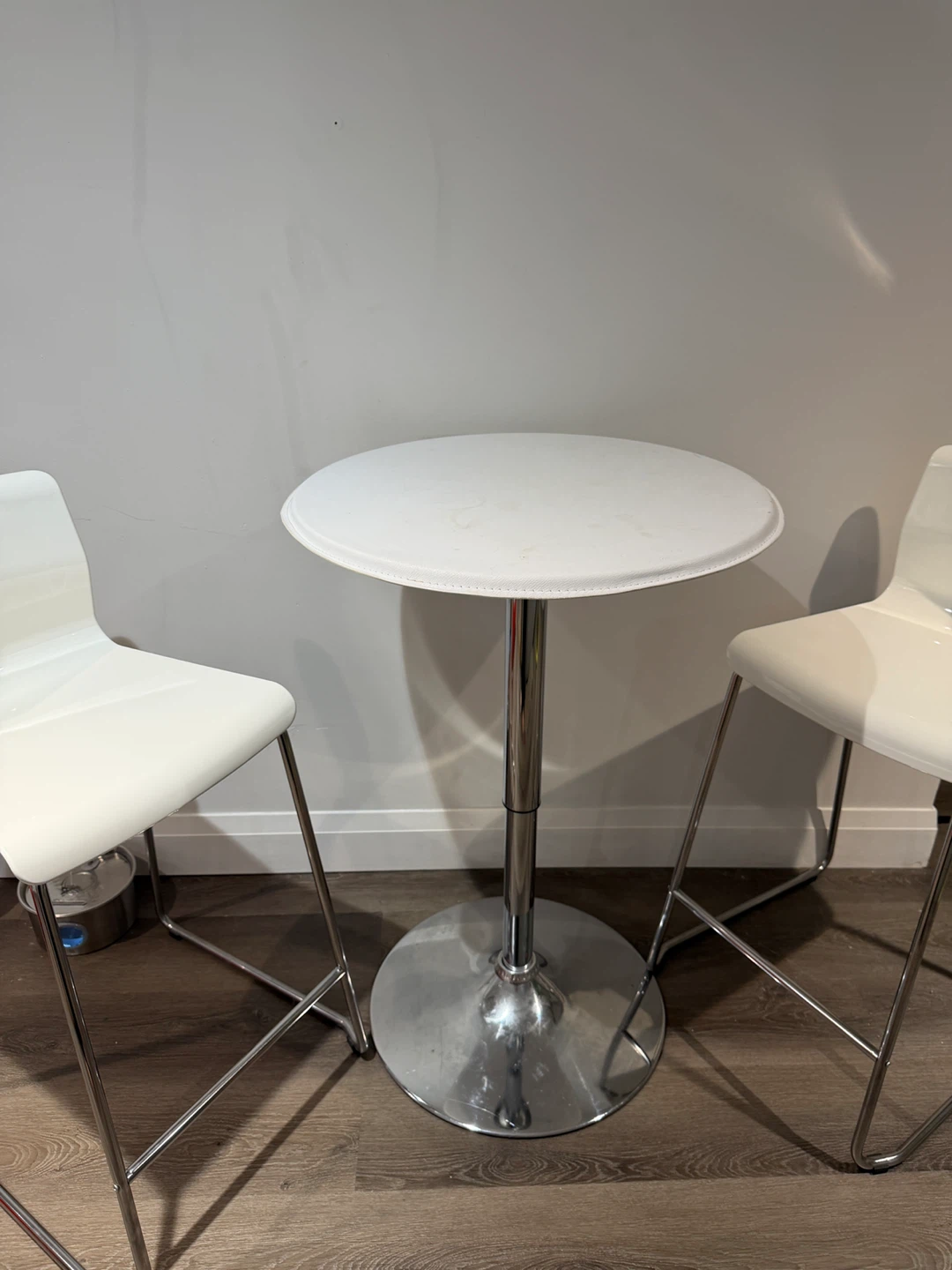 White Bistro Table with Two Matching Bar Stools - photo 2
