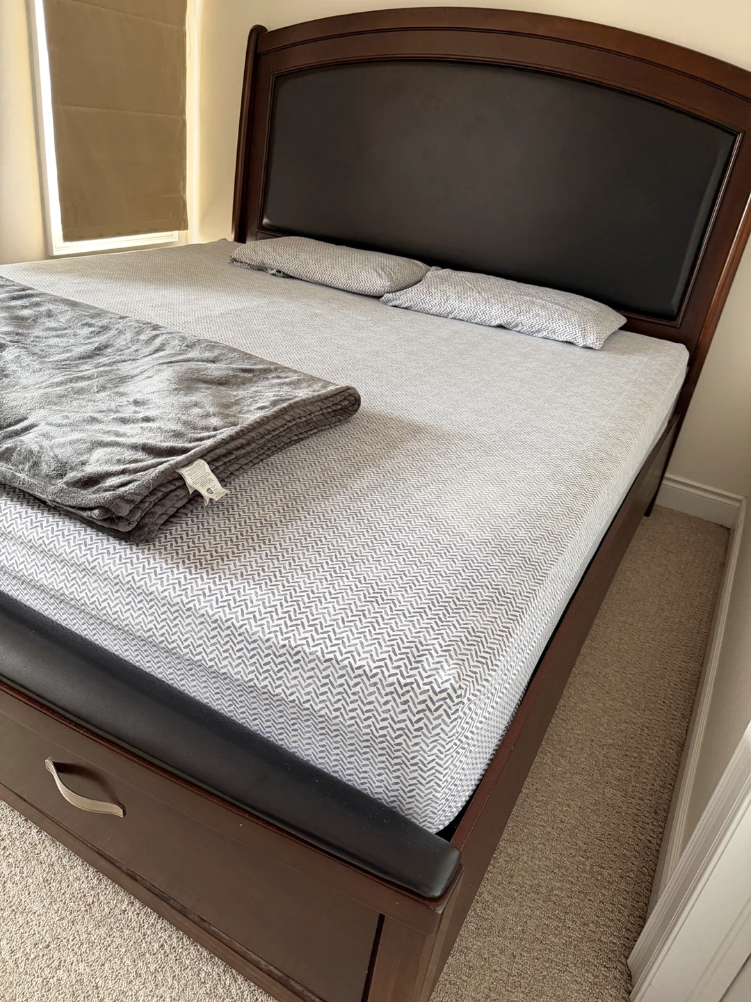 Dark Wood king Storage Bed Frame with two side tables - photo 2