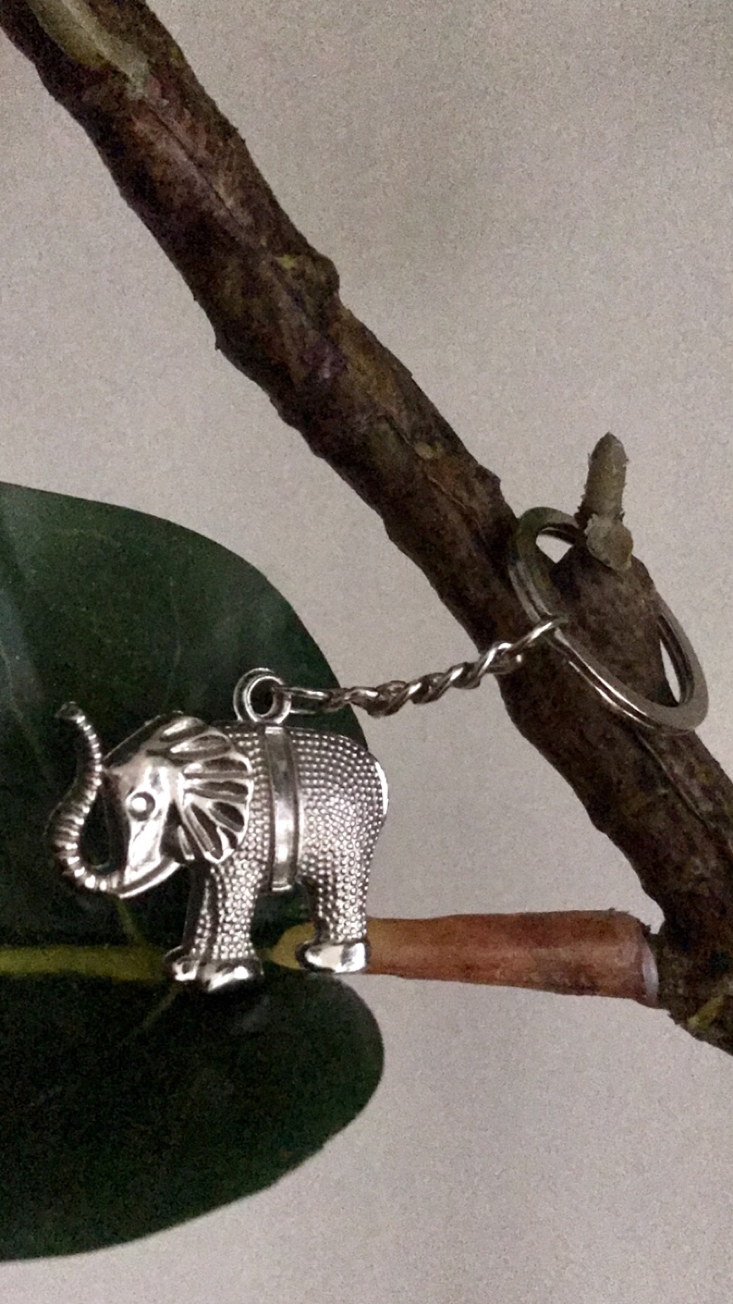 Beautiful Silver Elephant ✨Keychain or Ornament - photo 4