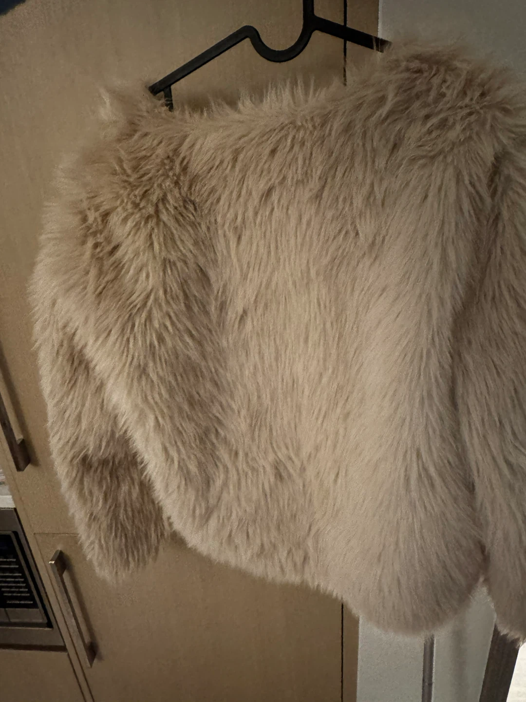 FANMEIYI Beige Faux Fur Jacket - photo 2
