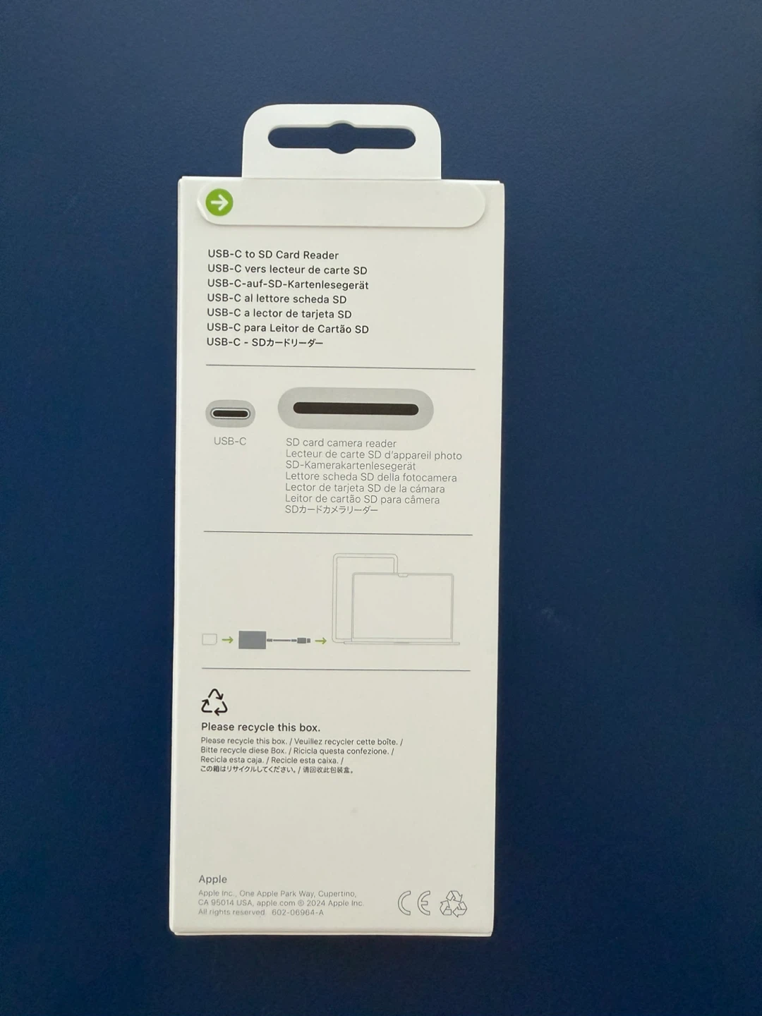 Apple USB-C to SD Card Reader - photo 2