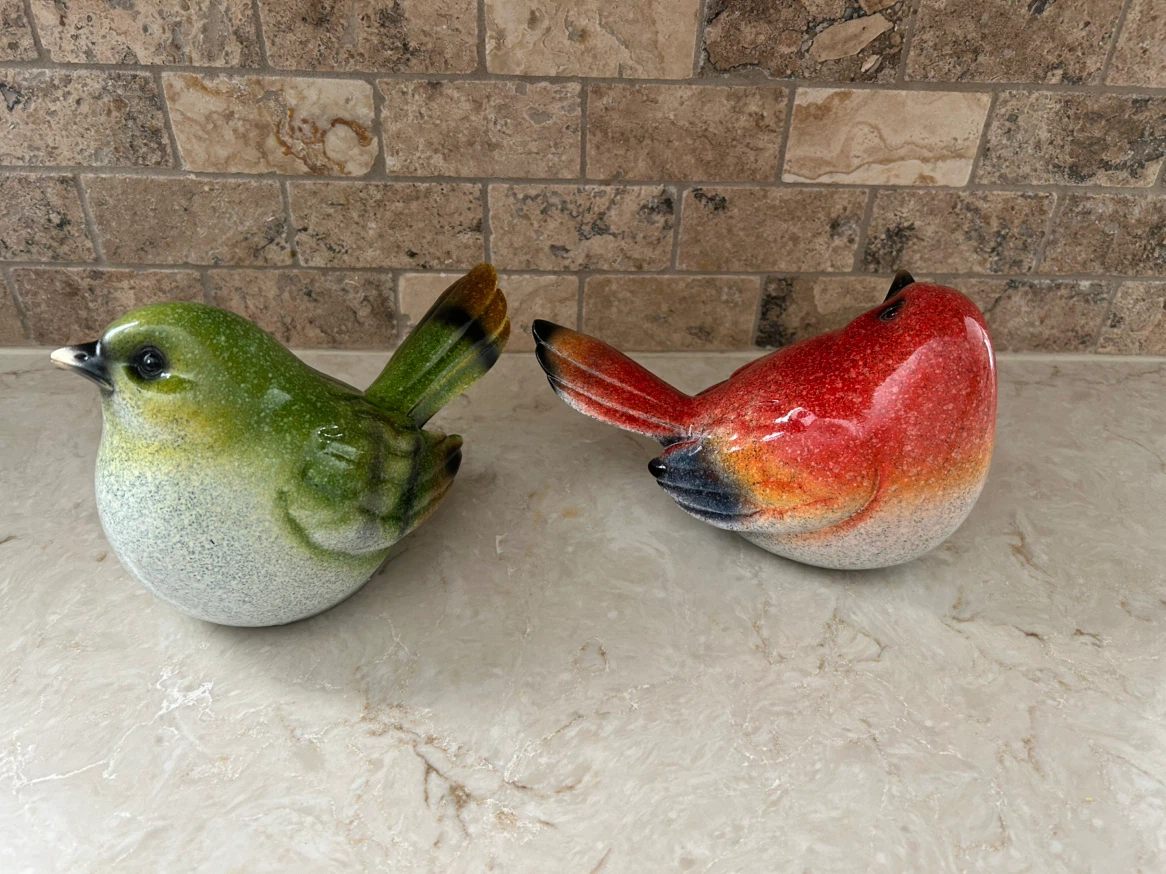 2 NEW RESIN BIRDS BOTH FOR $18 (READ LISTING) - photo 2