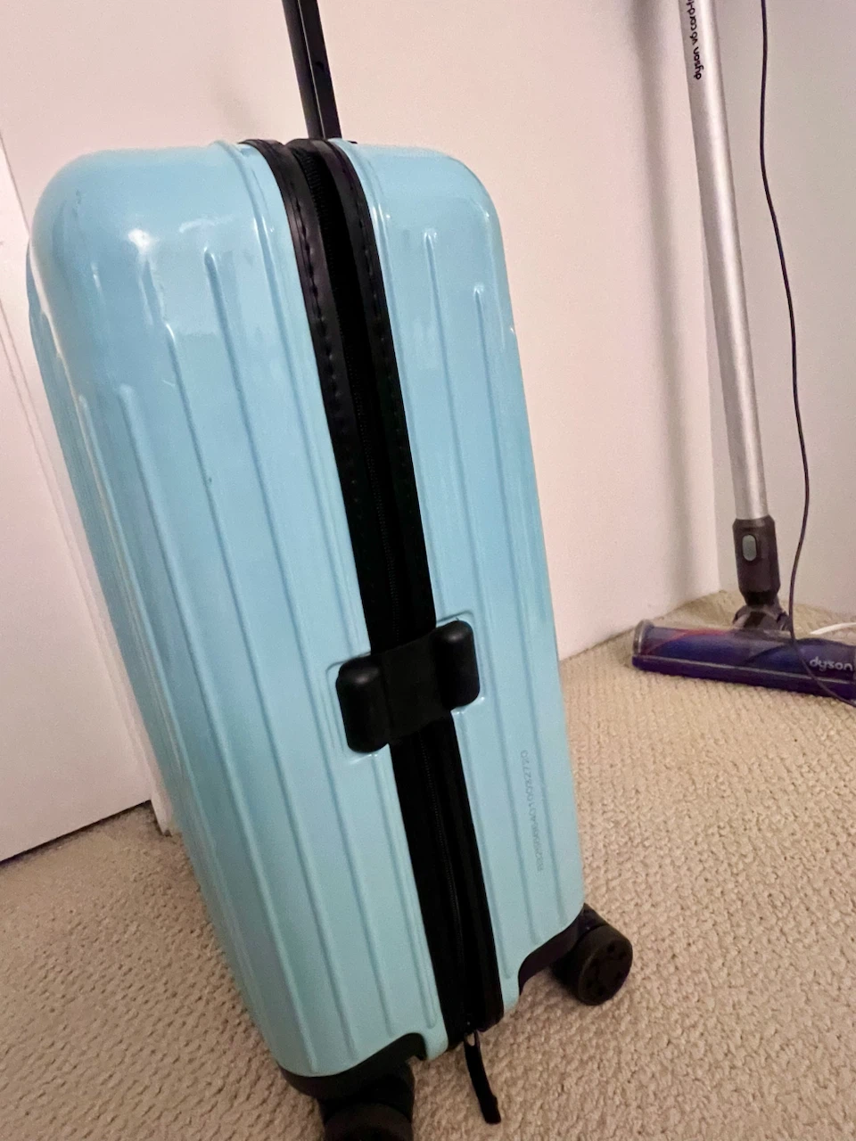 Rimowa Essential Lite Cabin Carry-On Luggage - photo 4