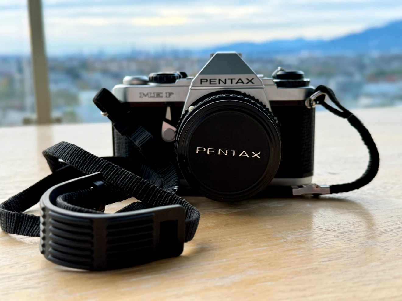 Pentax ME F 35mm Film Camera + 50mm f/2 & 75-150mm Lenses - photo 3