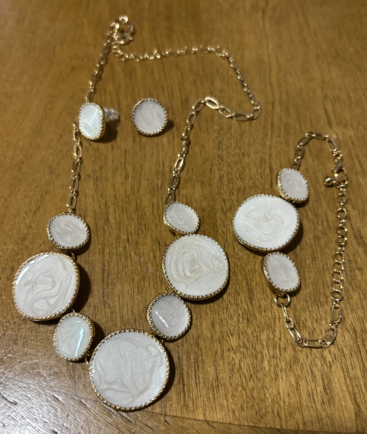 NEW-3pcs-White Enamel and Gold-Tone Jewelry Set