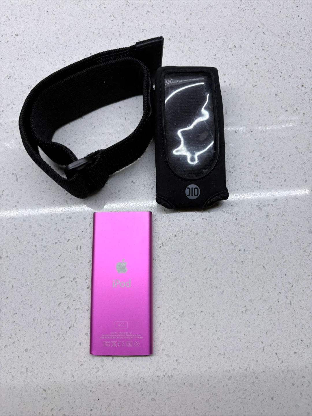 Pink Apple iPod Nano 4GB - photo 2