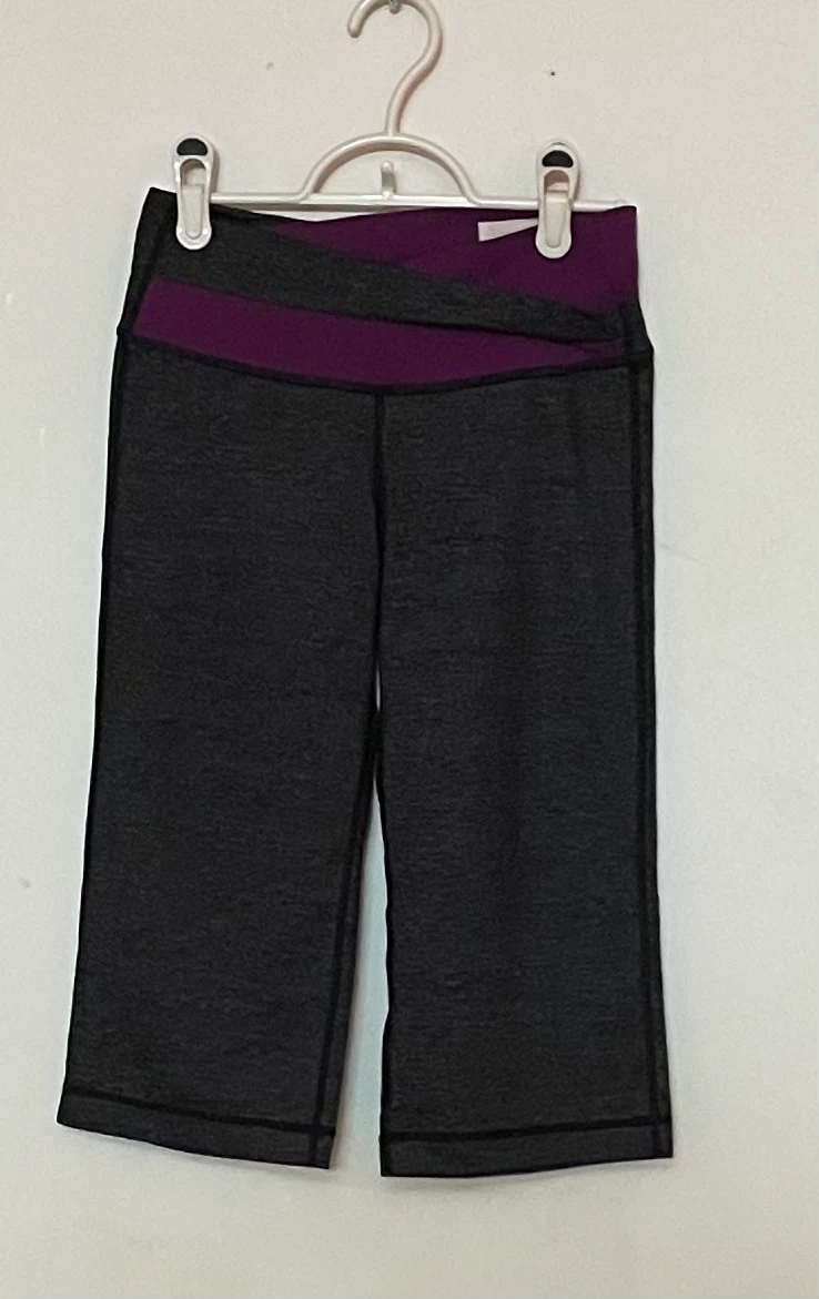 Lulu Charcoal Grey/Purple Low Rise Capri Size 4  Great Condition