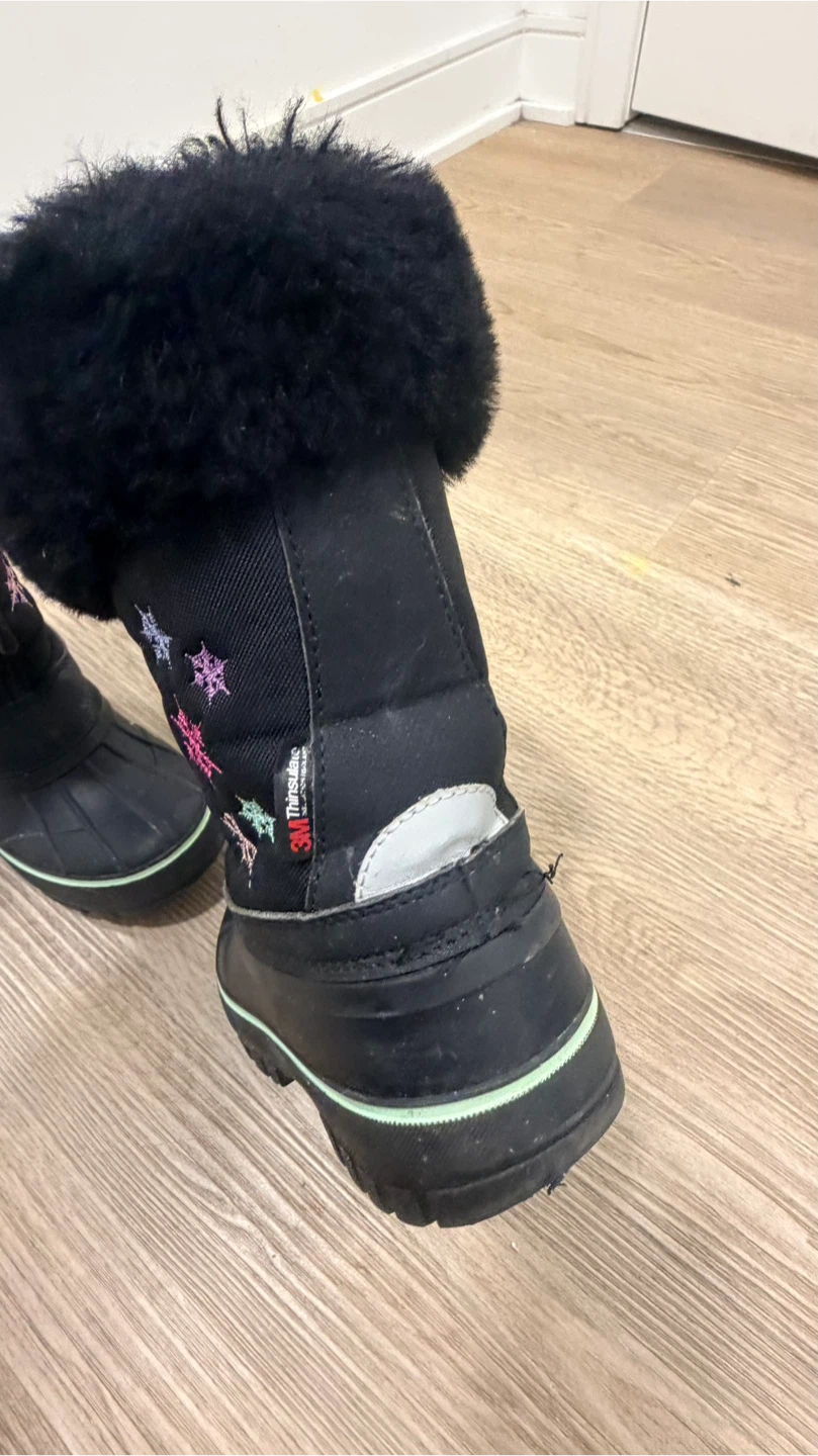 Girls Size 2 Black Snowflake Winter Boots/ Shoes - photo 4