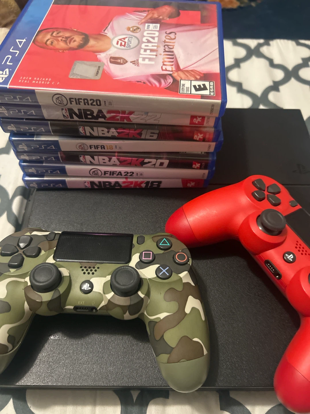 PlayStation 4 Console with 2 Controllers and 7 Games