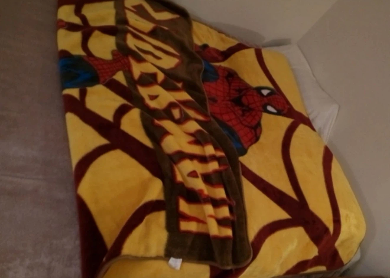 Spider-Man Fleece Blanket - photo 2