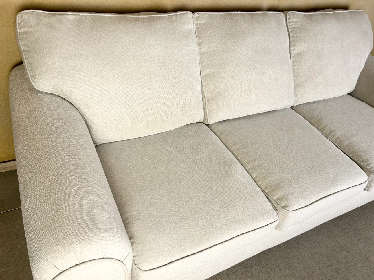 DELIVERY AVAILABLE! FABRIC SOFA + LOVESEAT FOR $500! - photo 4