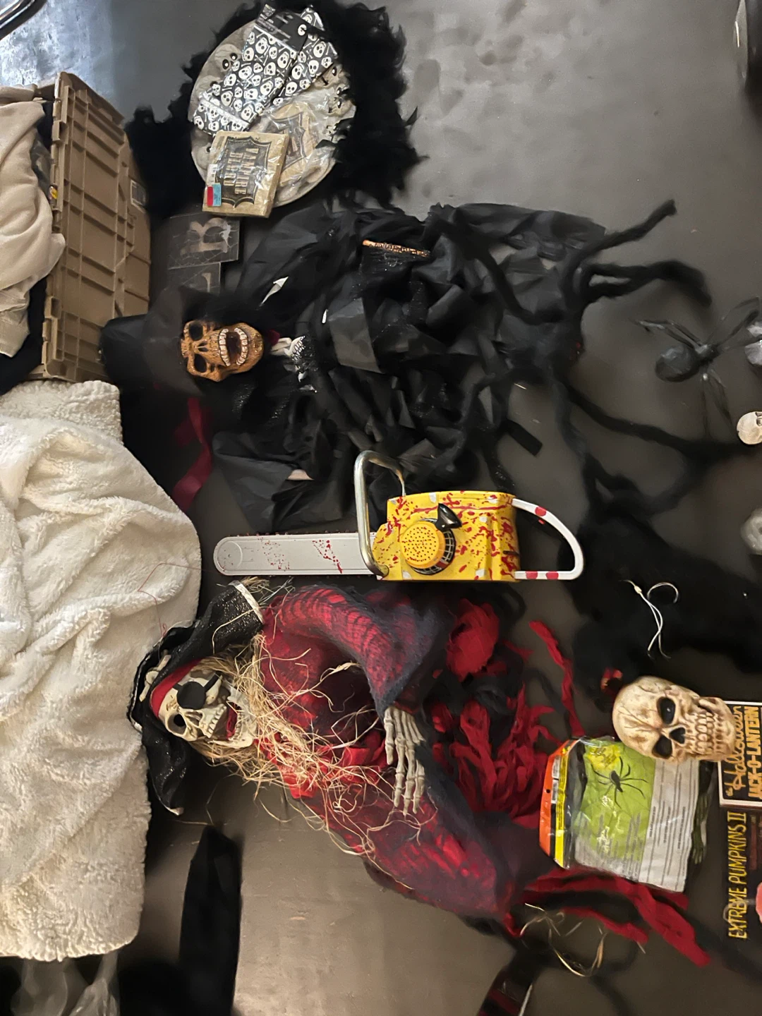Large Halloween Decoration and Prop Collection - photo 4