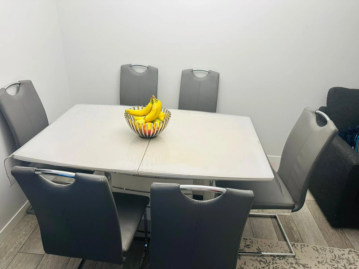 Modern Dining Table and 6 Grey Chairs - photo 3