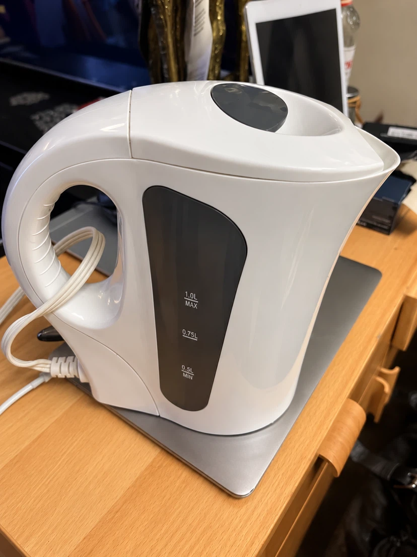 White 1.0L Electric Kettle
