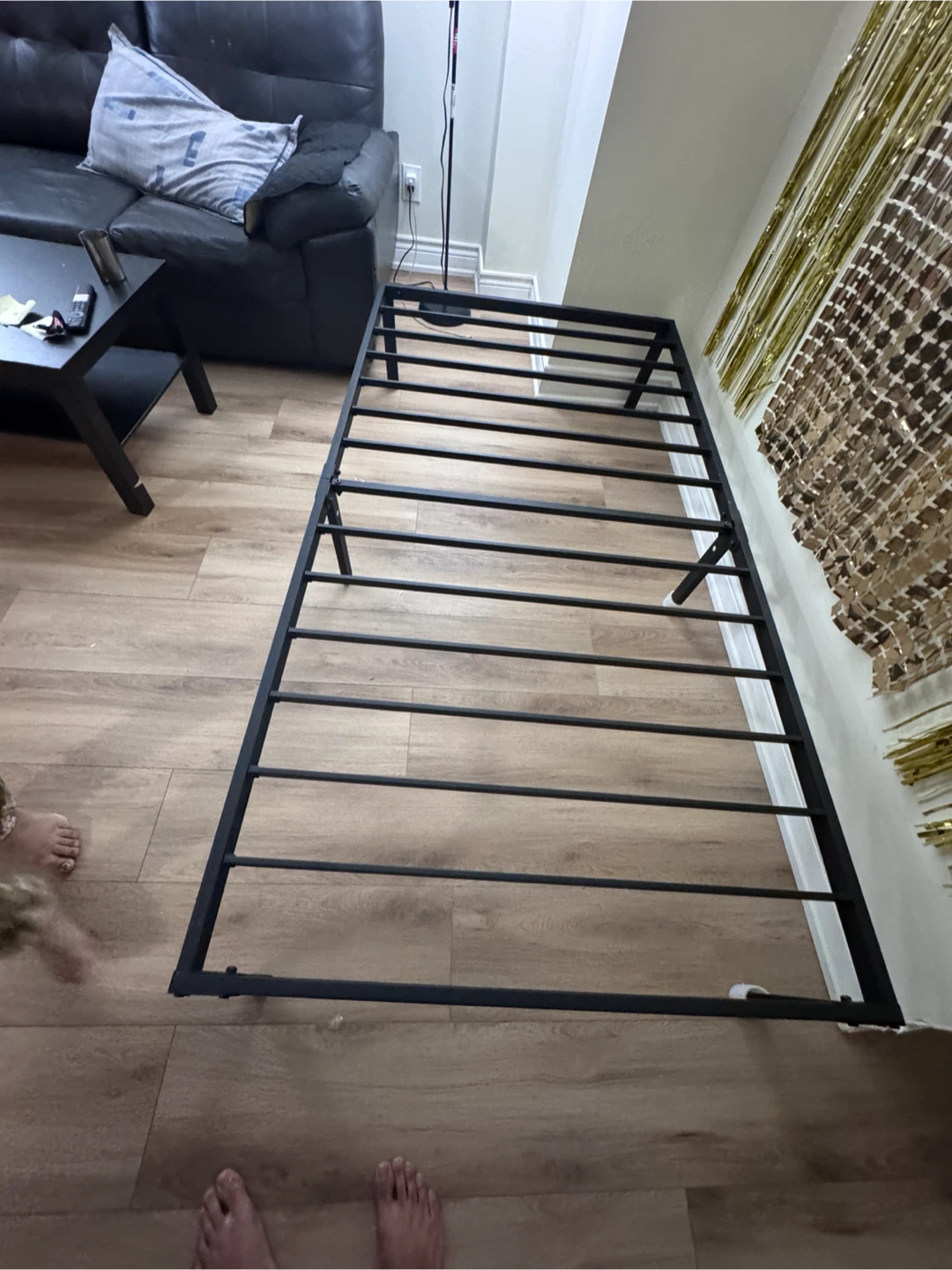 Twin size metal Bed Frame - photo 3