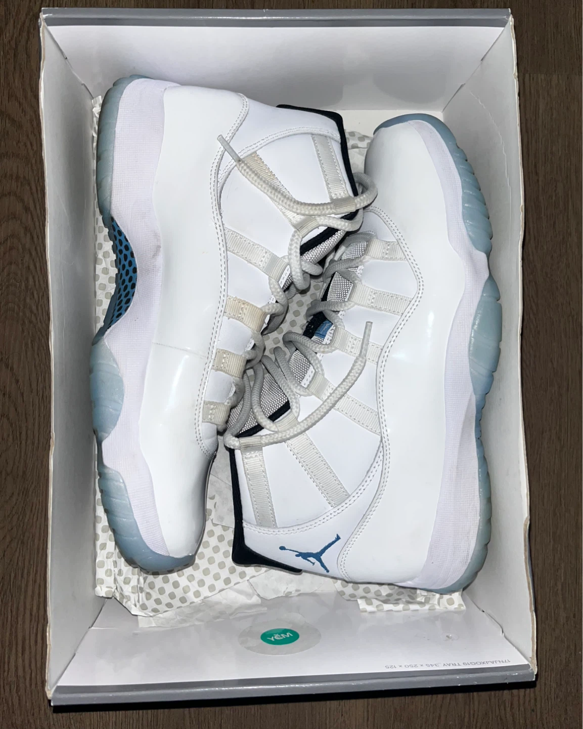 Air Jordan 11 Retro Legend Blue