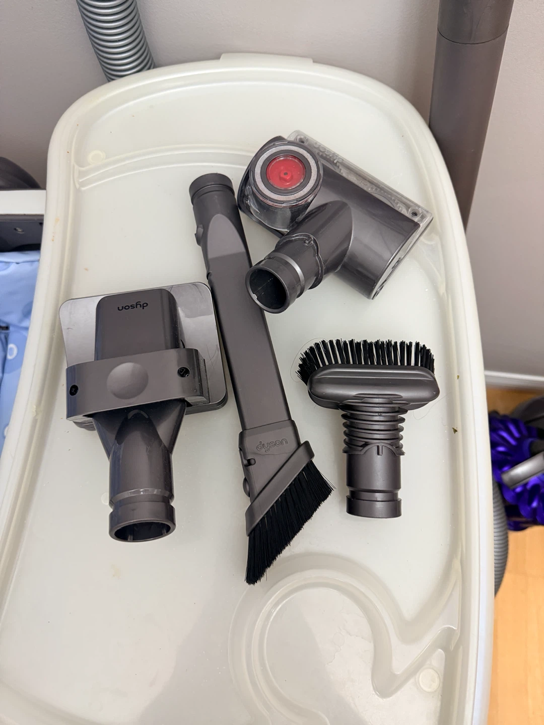 Dyson DC37 / DC39 Ball Vacuum Cleaner with Attachments - photo 3