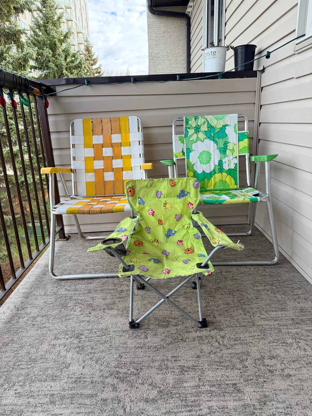 Set of 3 Vintage Folding Lawn Chairs