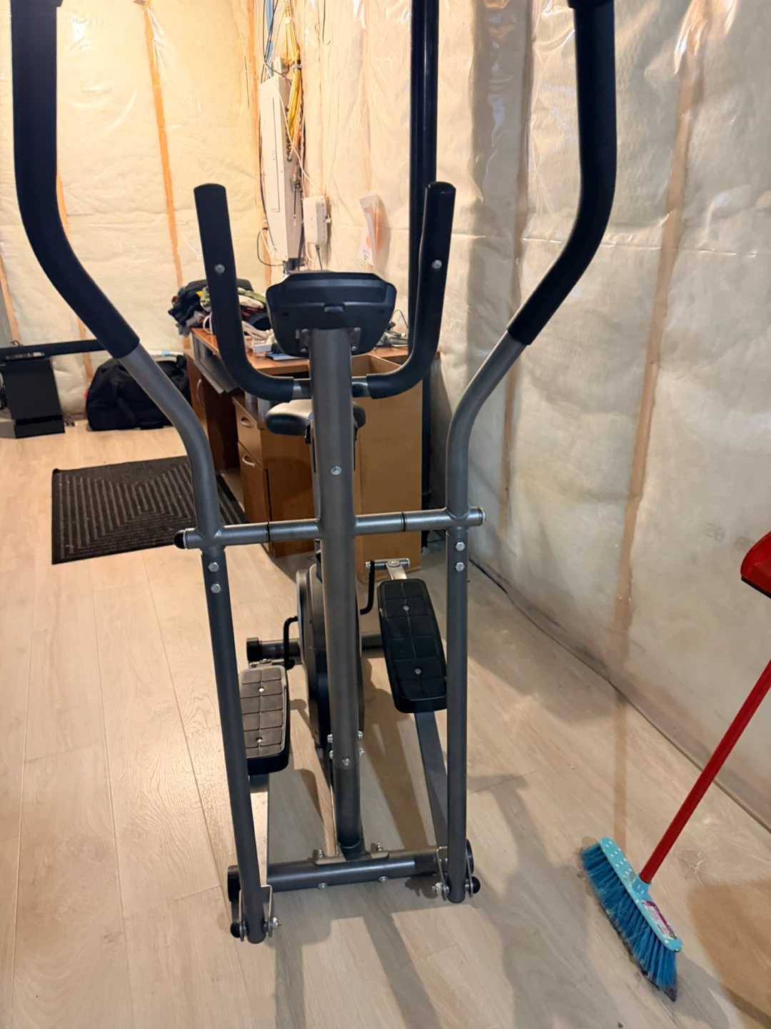 Weslo Momentum Elliptical Trainer - photo 2