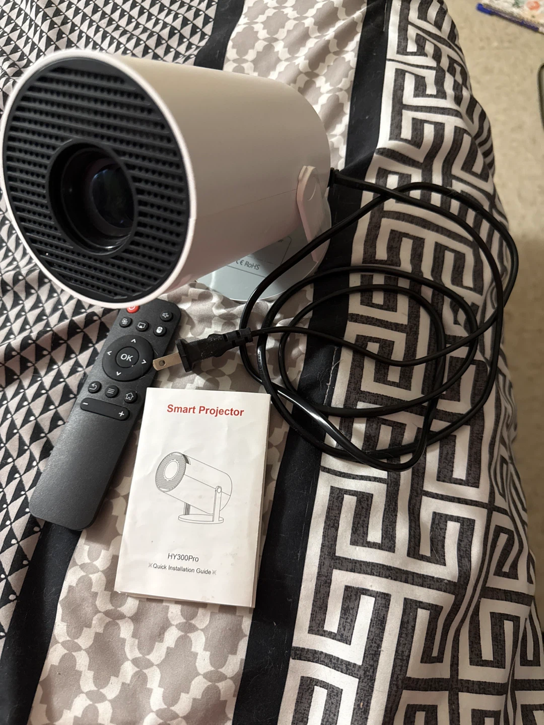 HY300Pro Smart Projector