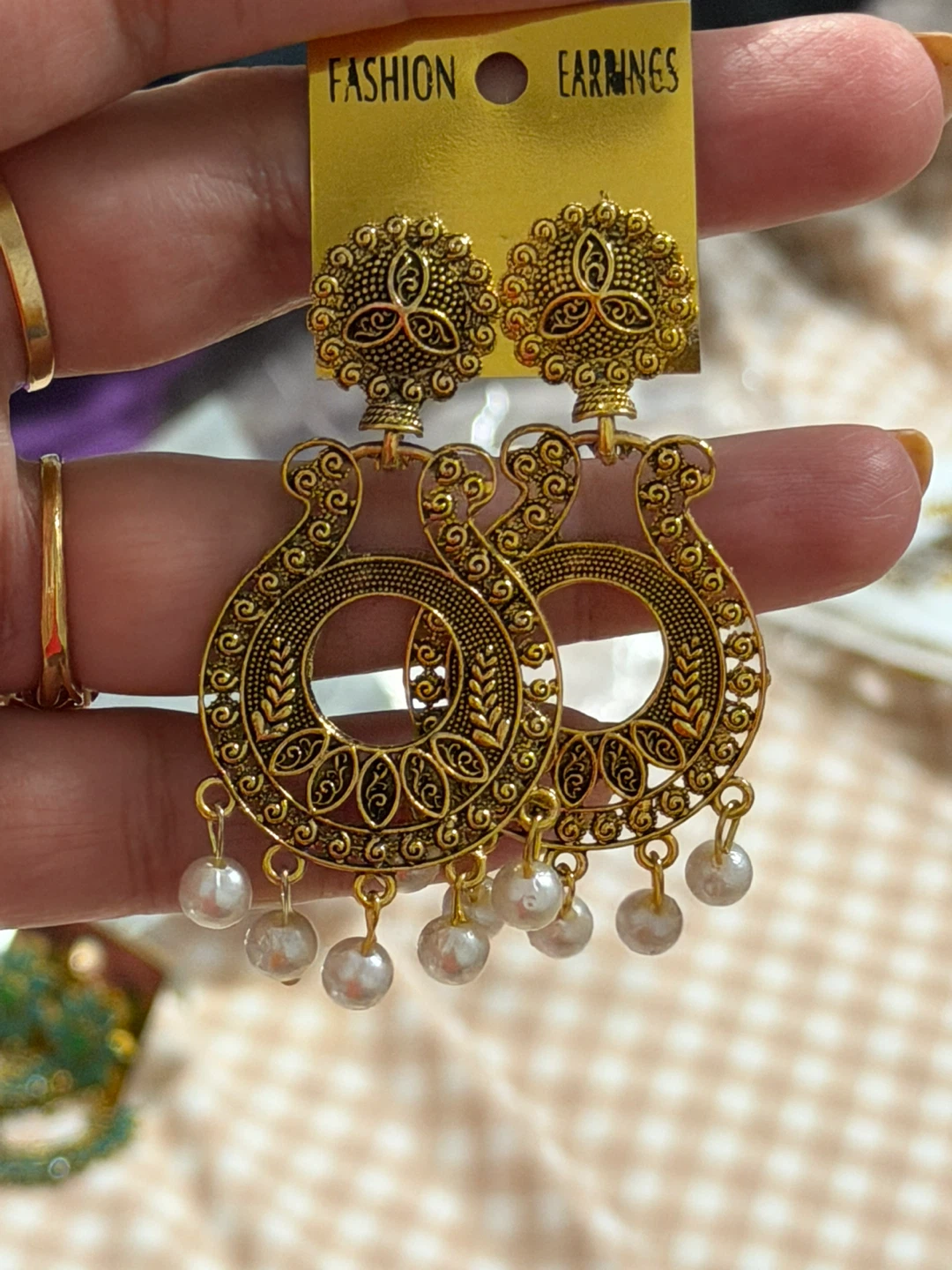 Set of 4 Pairs of Fashion Earrings