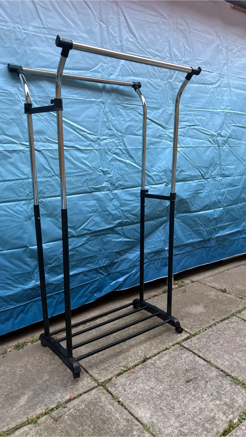 Adjustable Double-Rail Clothing Rack