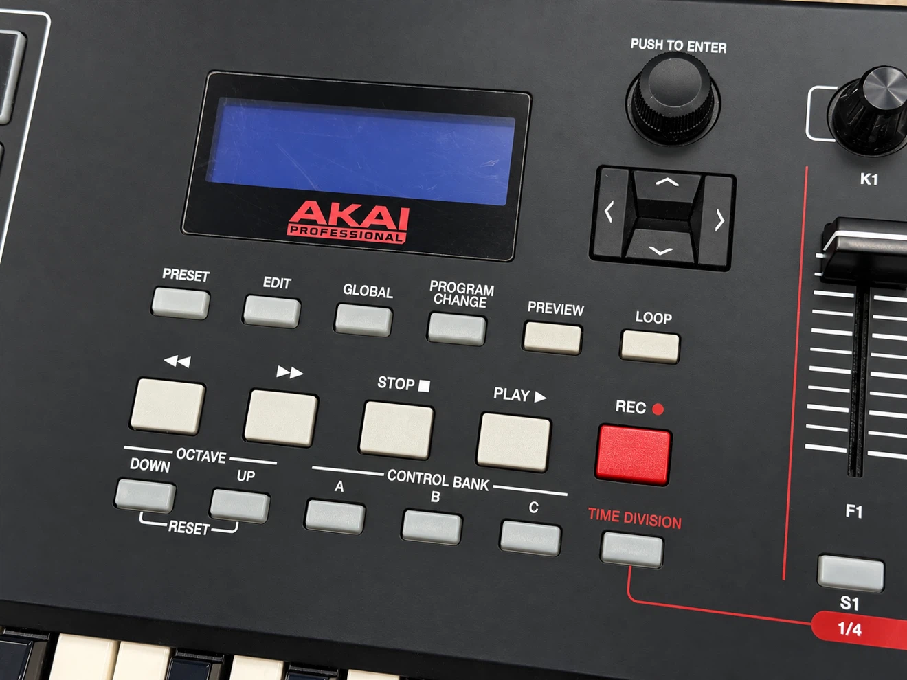AKAI MPK261 61-Key MIDI Keyboard + Stand & Headphones - photo 4