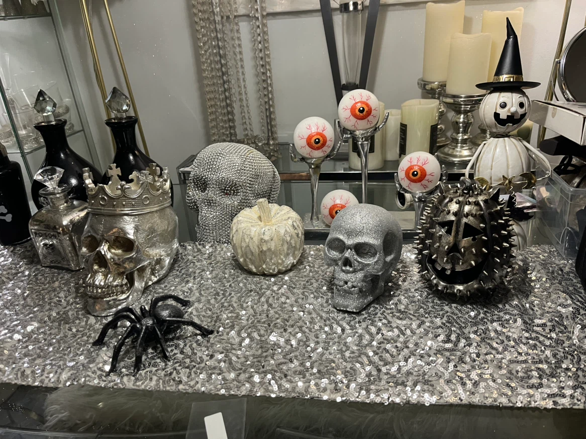 Halloween Decor Bundle - photo 4