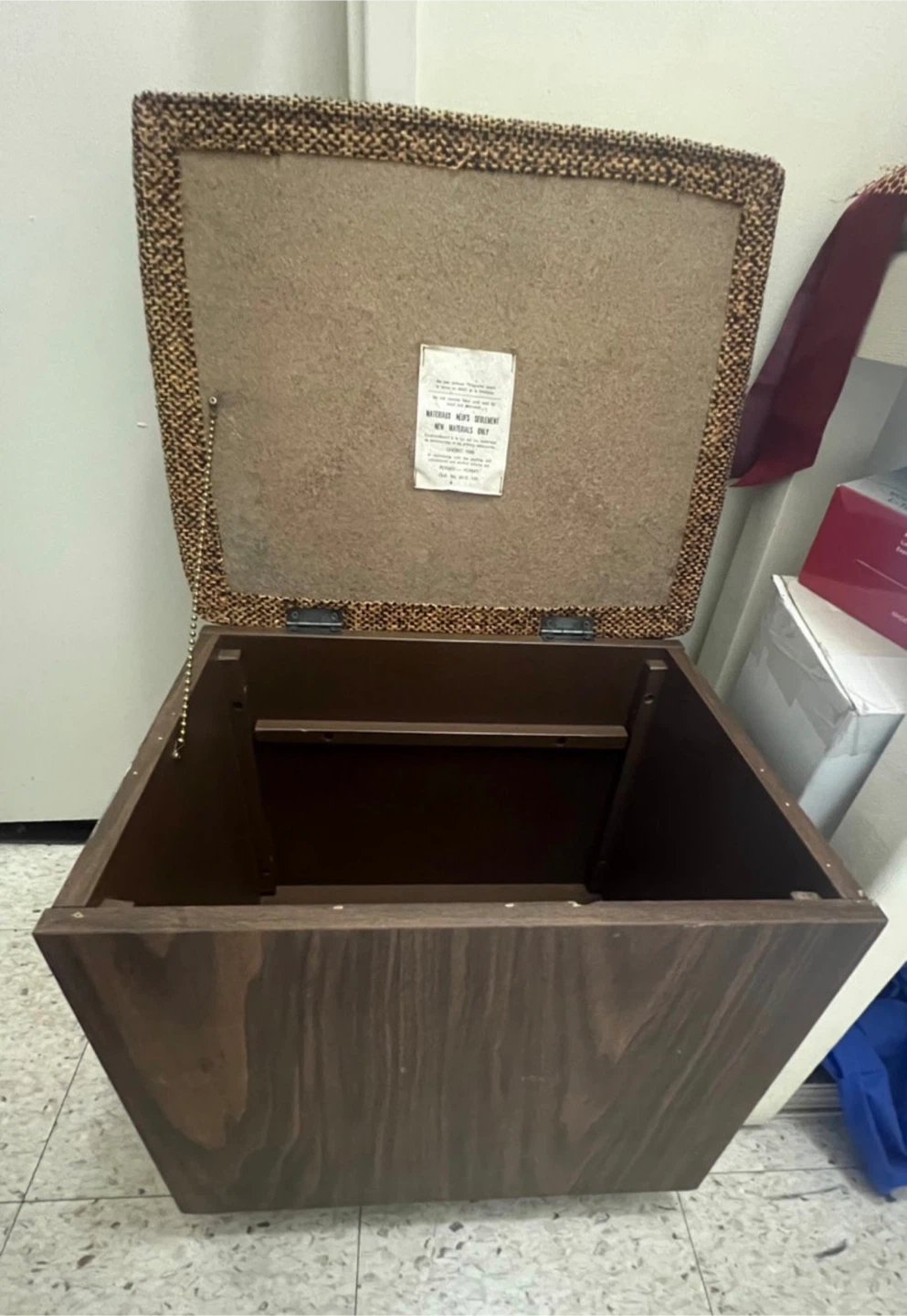 Vintage Storage Ottoman - photo 2