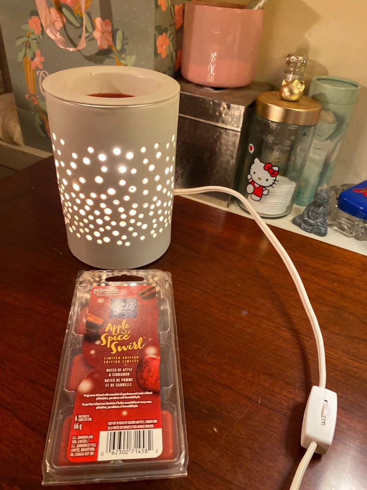Electric Wax Warmer with Glade Apple Spice Swirl