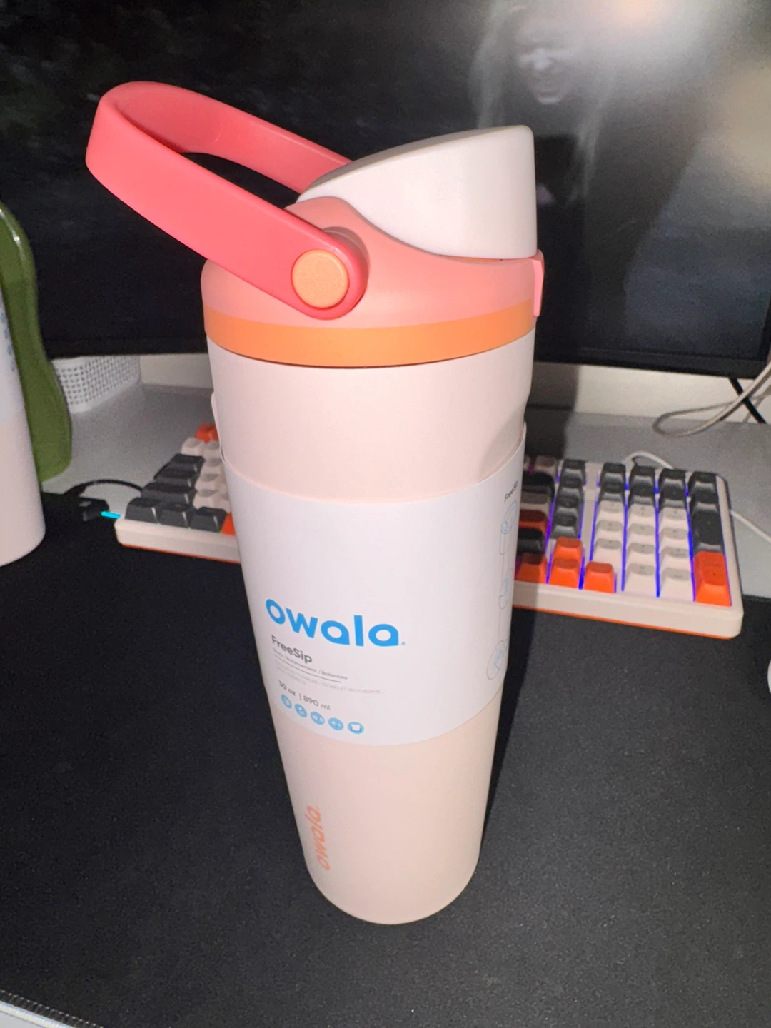 BRAND NEW ! Owala FreeSip 32 oz Water Bottle - photo 2