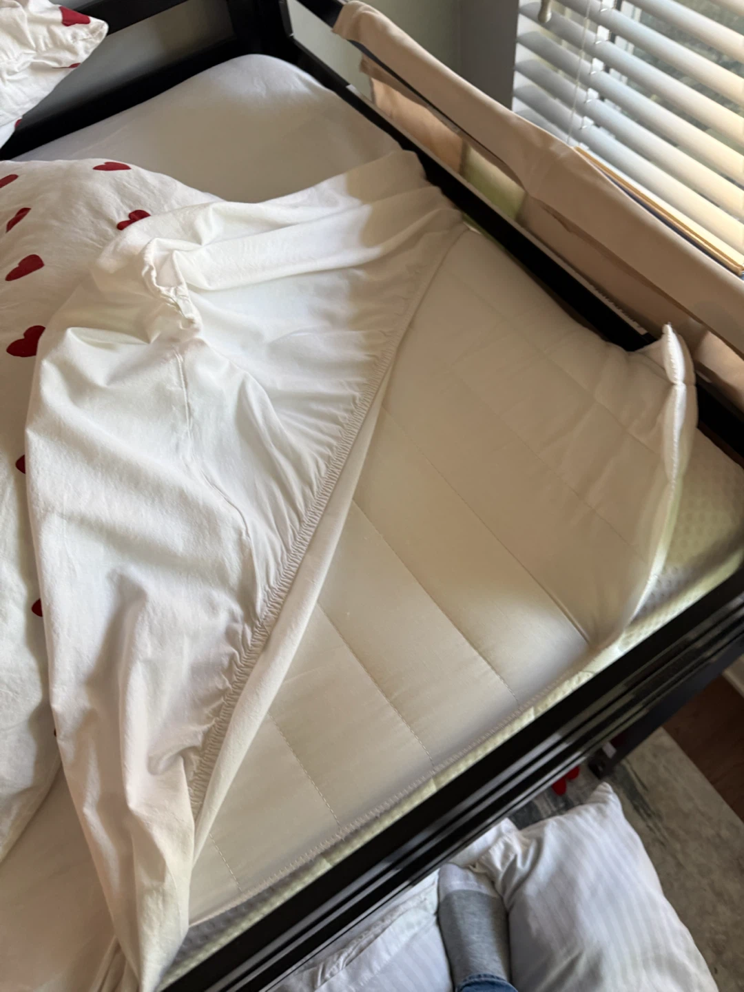 Loft bed with mattress, below and bed sheets used for 1 year - photo 2