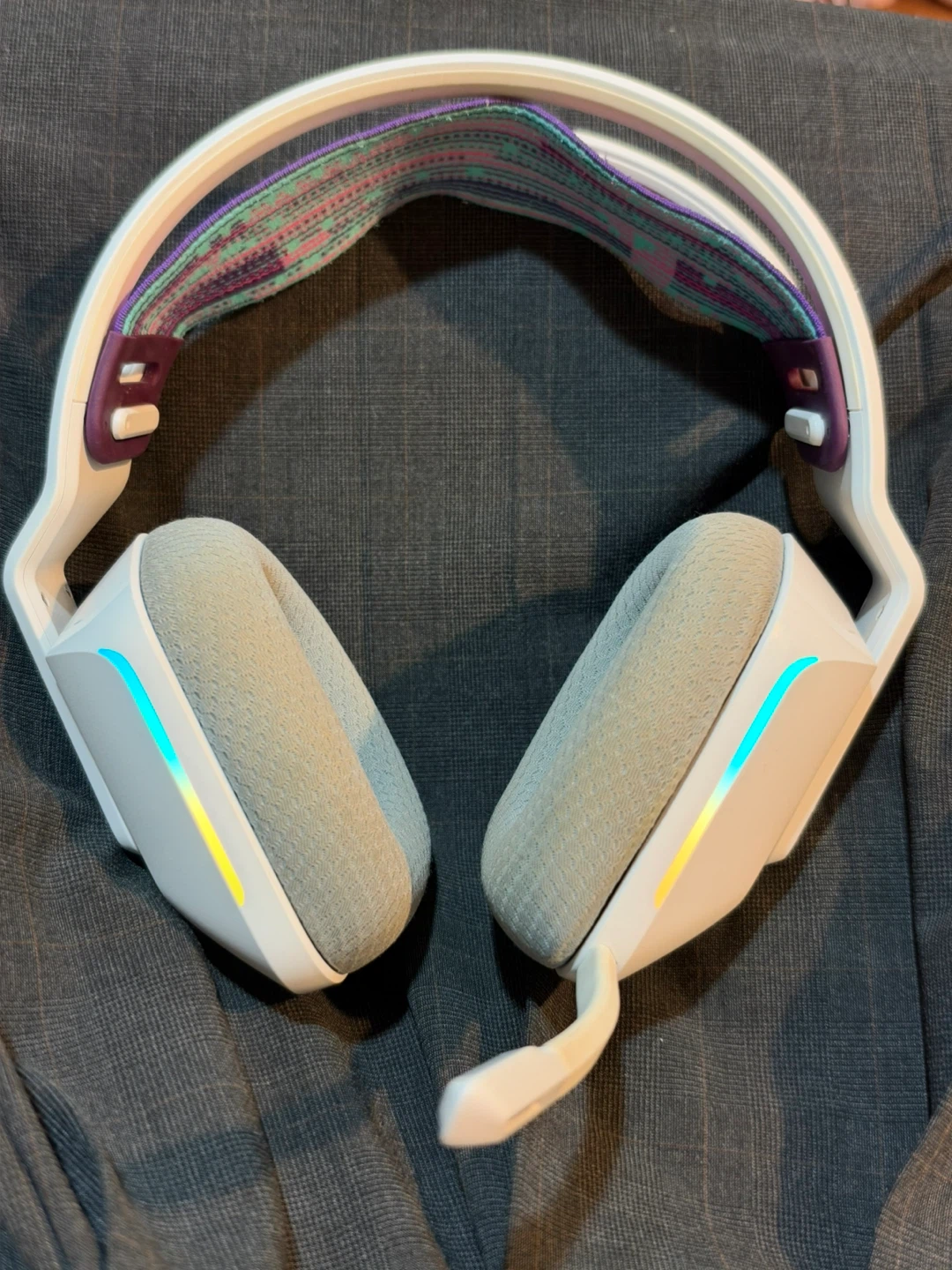 Logitech G733 Wireless Gaming Headset – White
