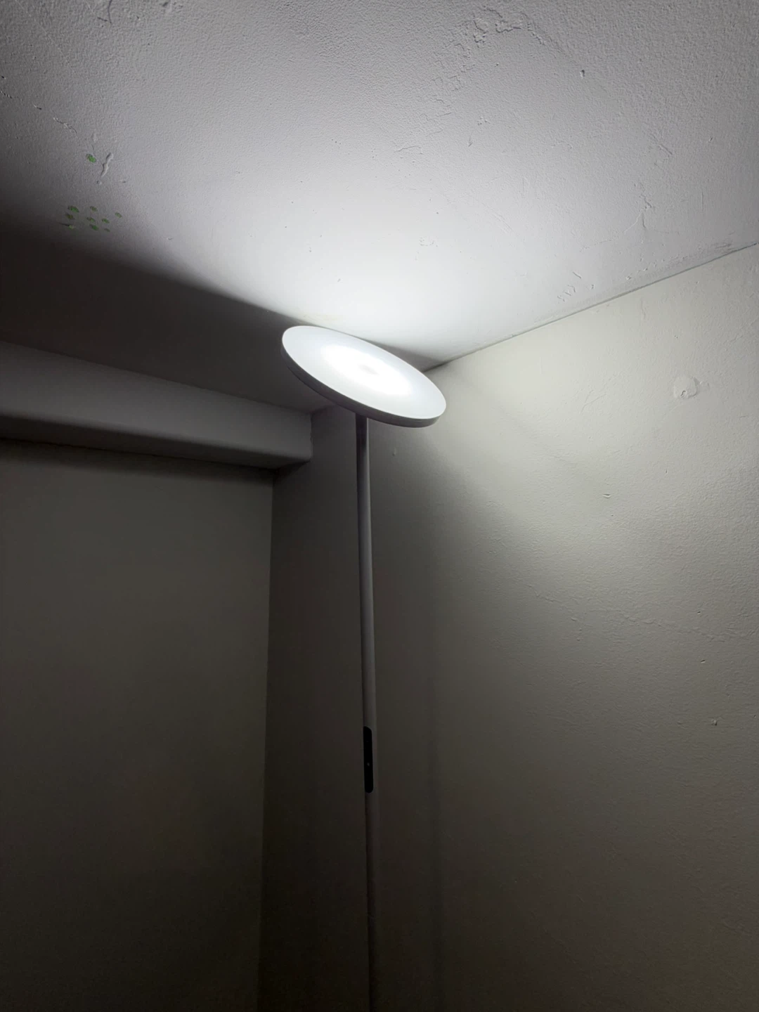 Modern LED Floor Lamp - photo 2