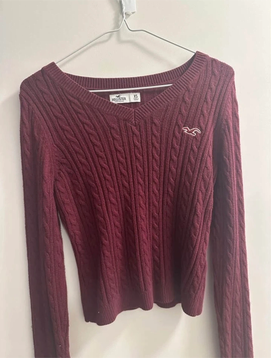 Hollister cable knit sweaters - burgundy and navy