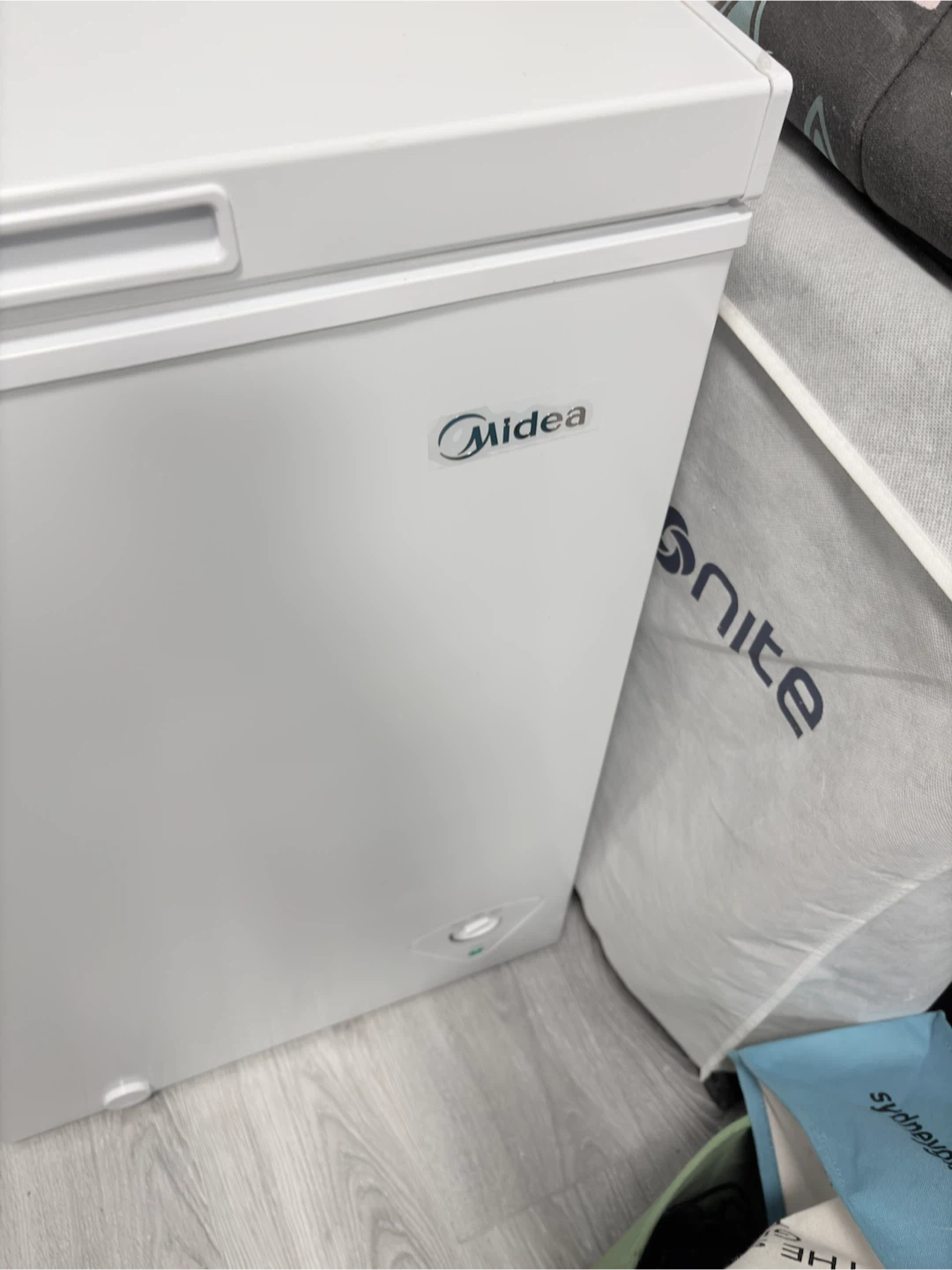 Midea Chest Freezer