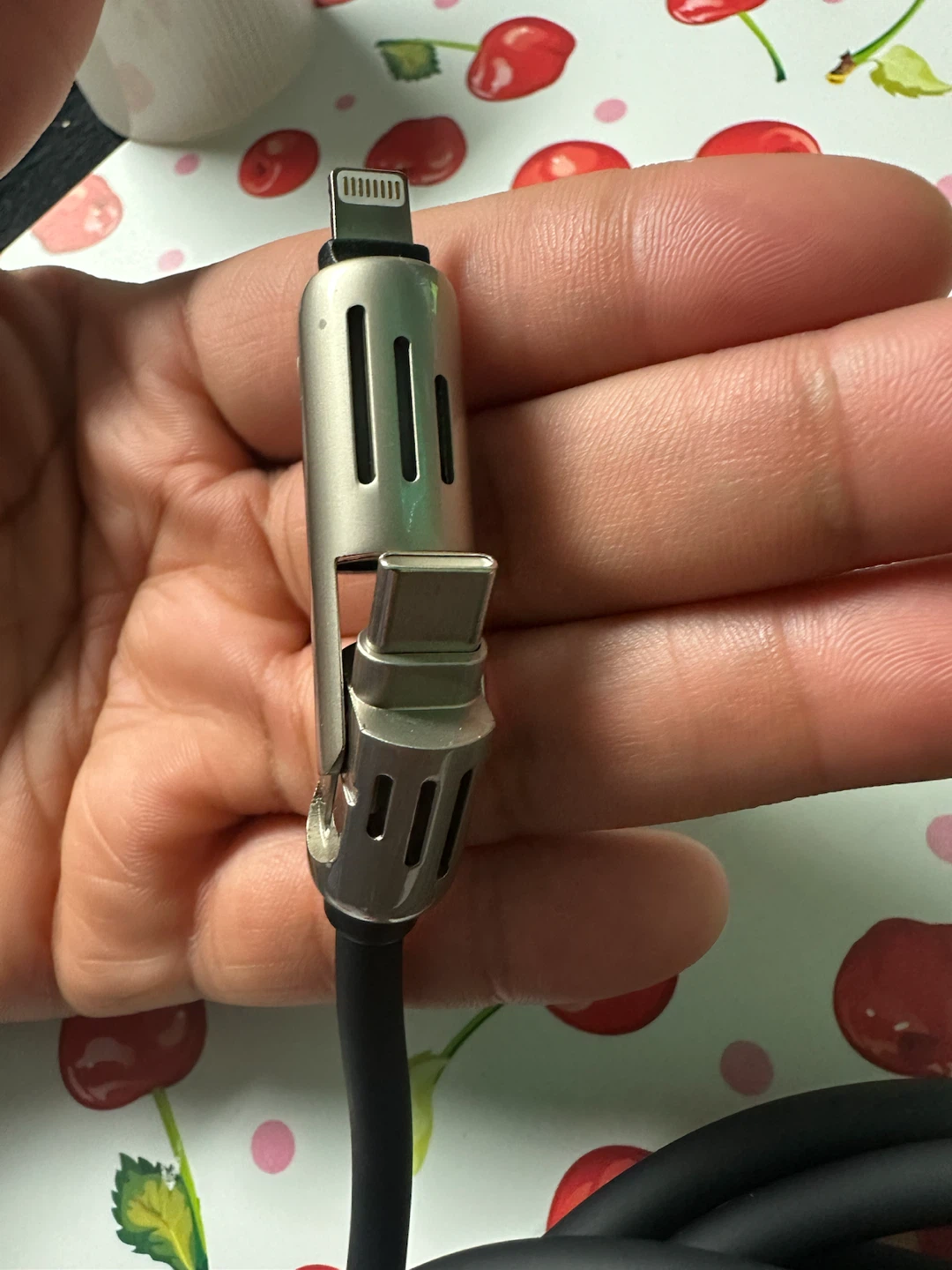 4-in-1 Multi Charging Cable - photo 2