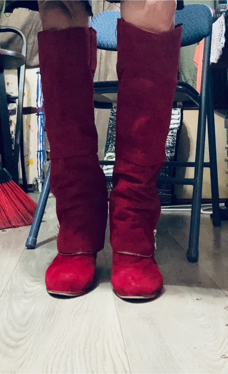 Red Suede Boots with Side Zipper - photo 5