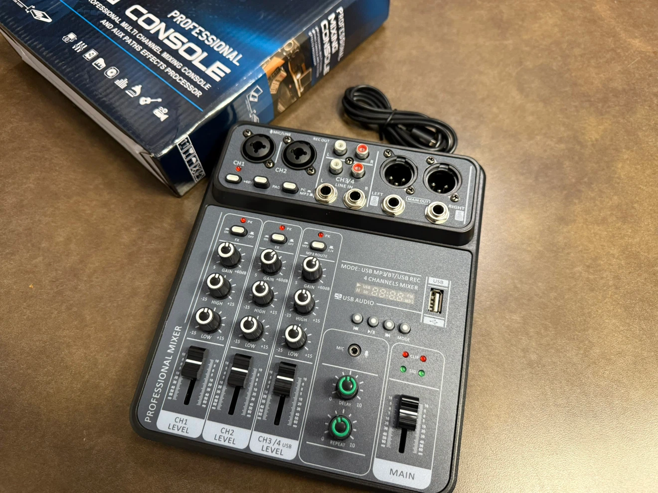 4-Channel Professional Mixing Console - photo 3