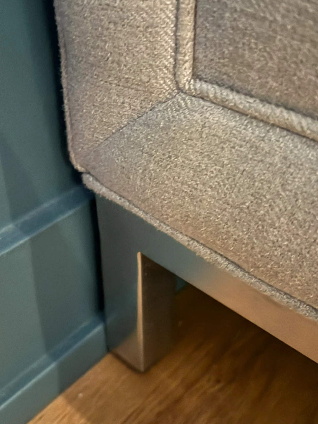 Modern Light Grey Tufted Sofa - photo 2