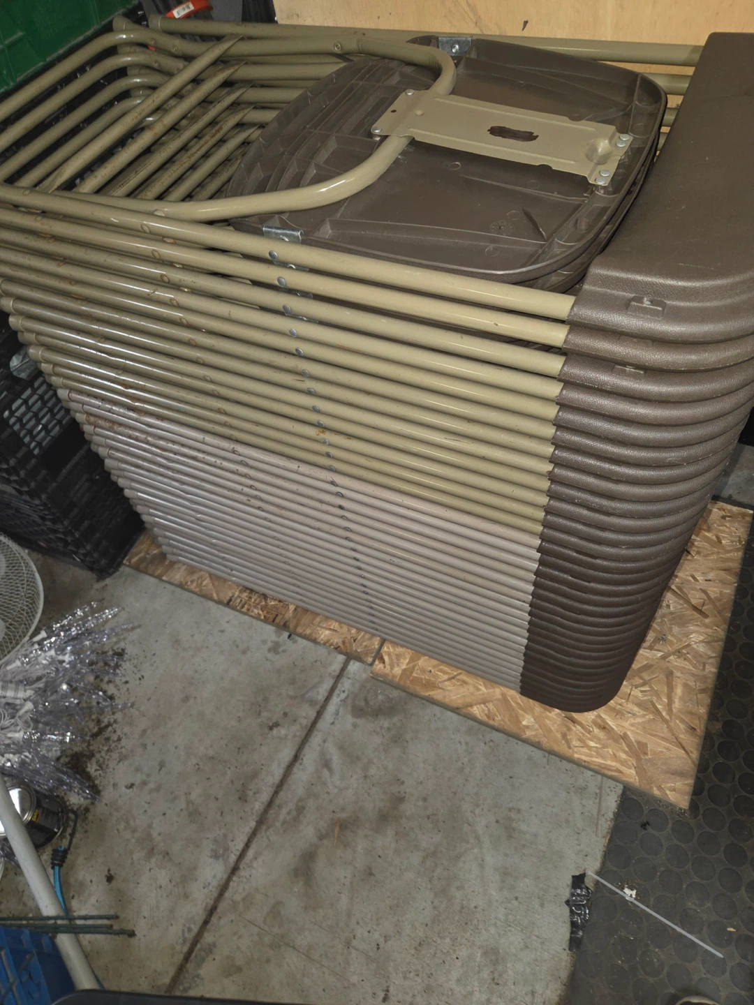 Samsonite Brown Folding Chair - photo 3